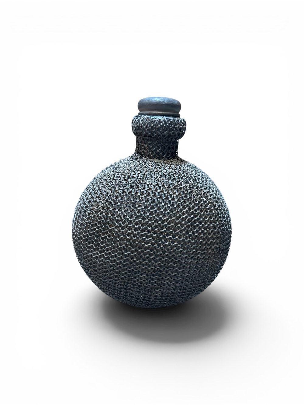 Vintage Large Brutalist Black Metal Chainmail Wrapped Vase Bottle with Stopper - Picture 3 of 8